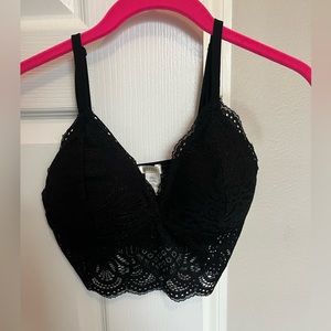 Super cute black crop top